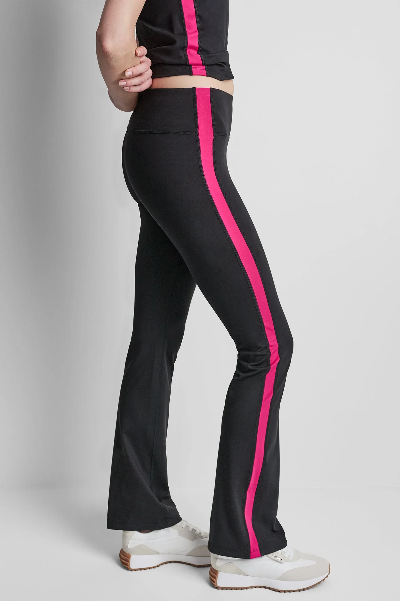 HIGH-RISE STRIPE FLARE LEGGING - Image 8