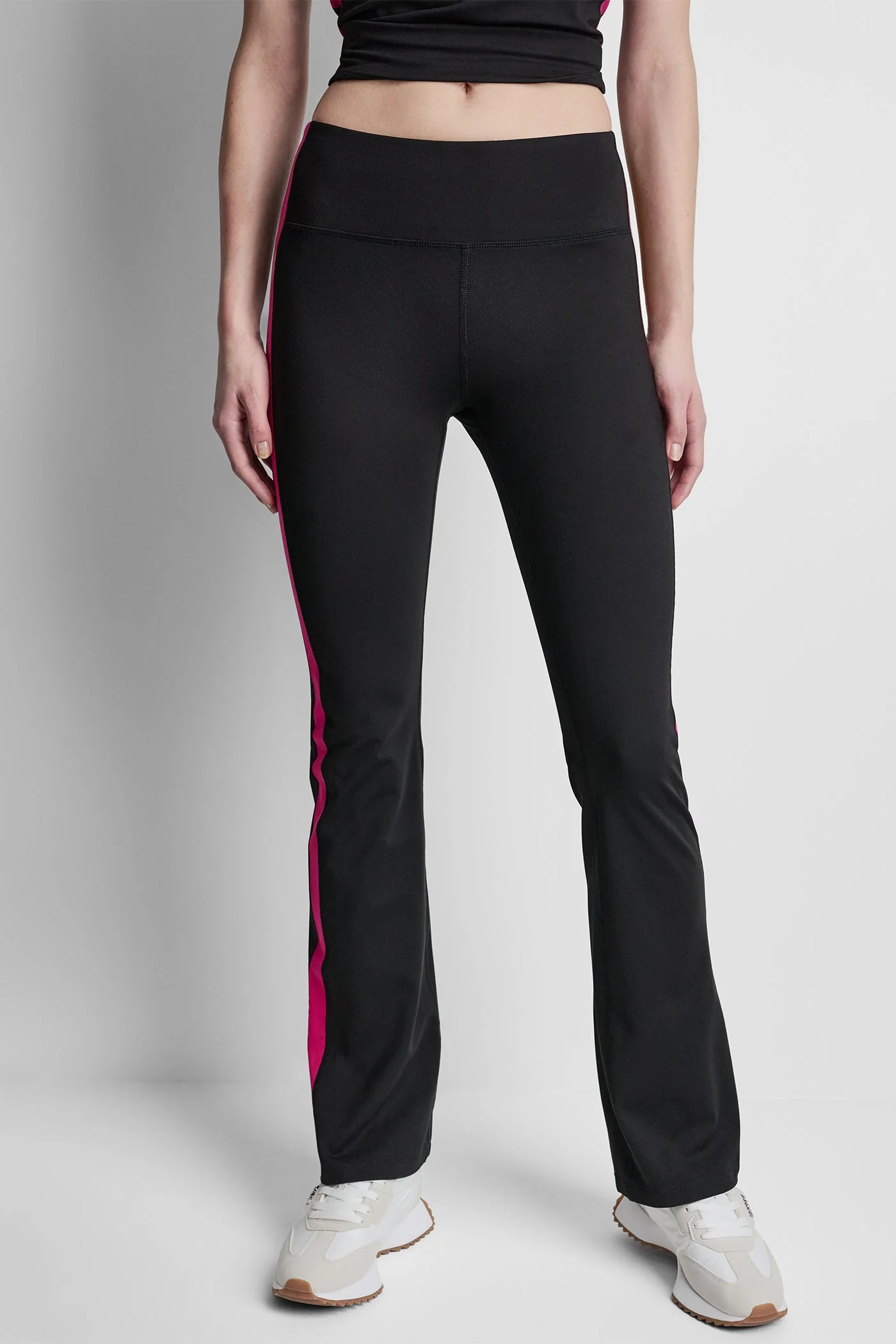 HIGH-RISE STRIPE FLARE LEGGING - Image 9