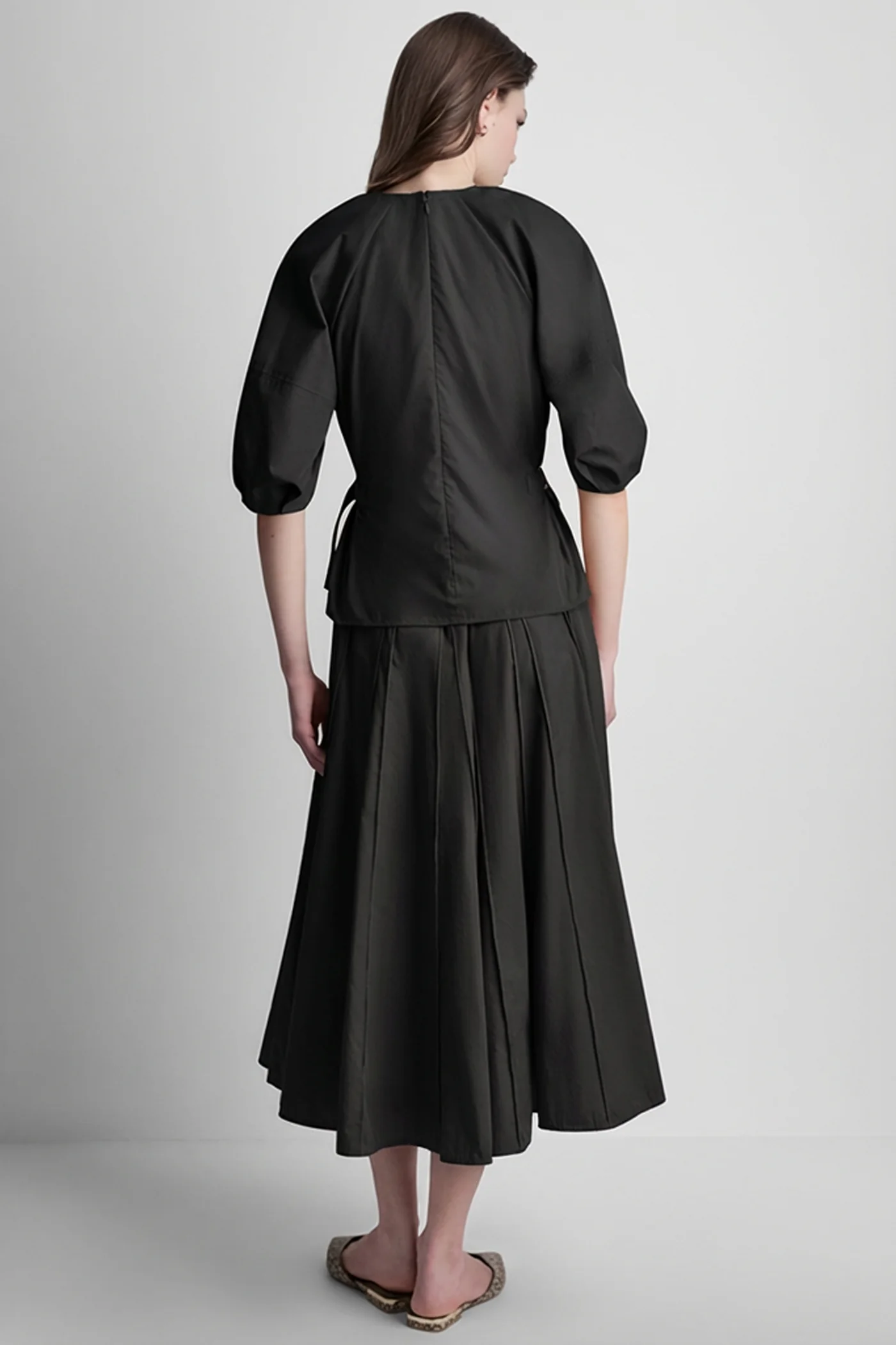 3/4 BARREL SLEEVE V-NECK TOP - Image 5