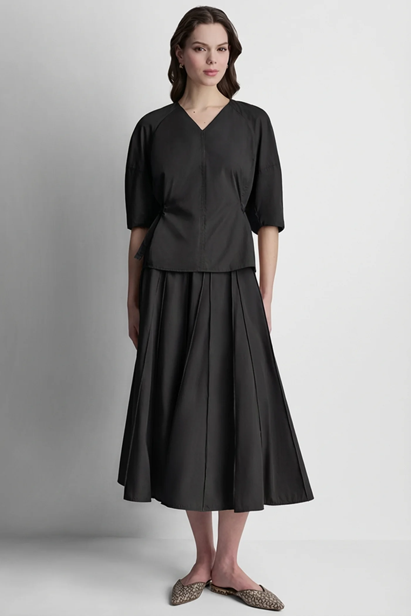3/4 BARREL SLEEVE V-NECK TOP - Image 6