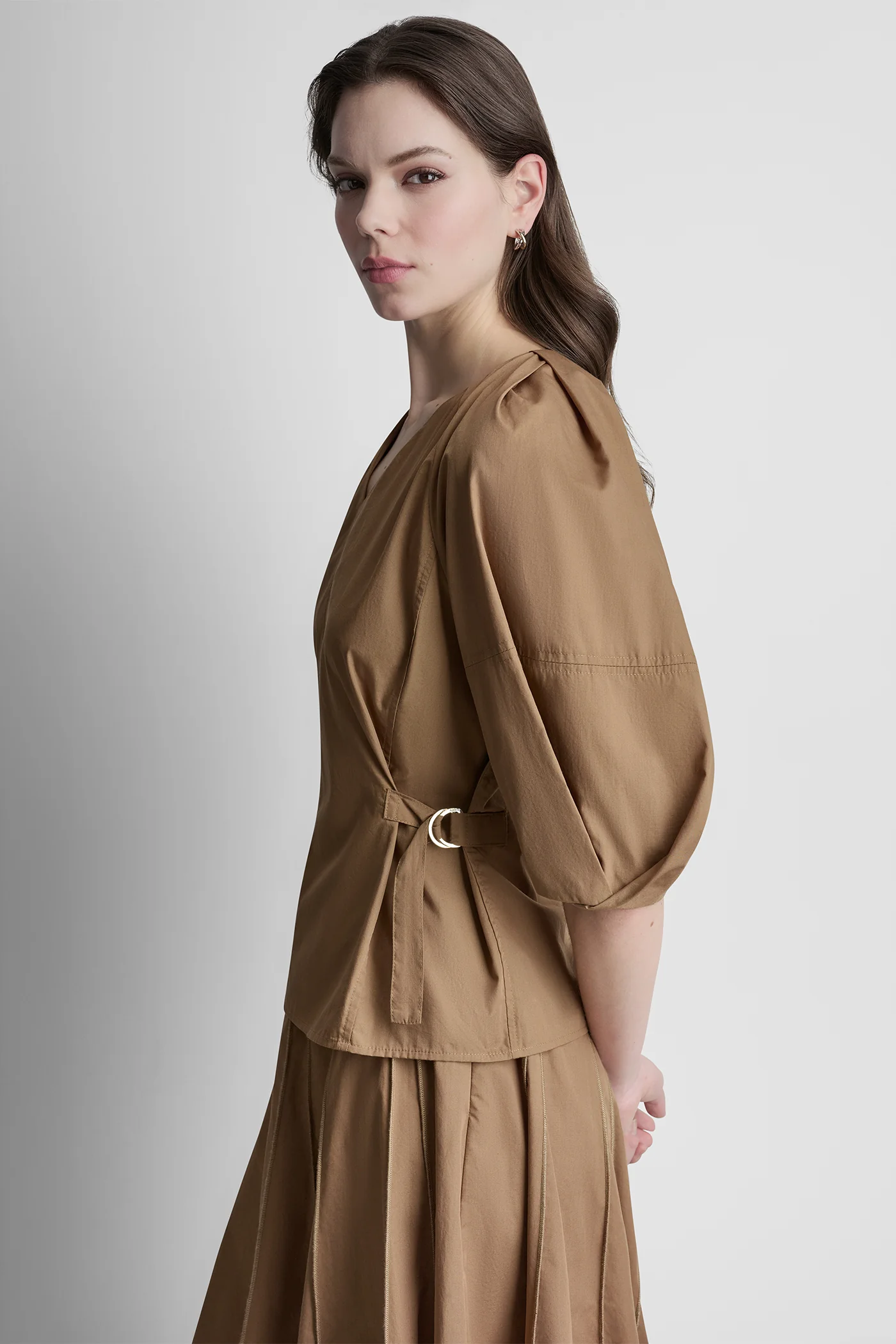 3/4 BARREL SLEEVE V-NECK TOP - Image 4